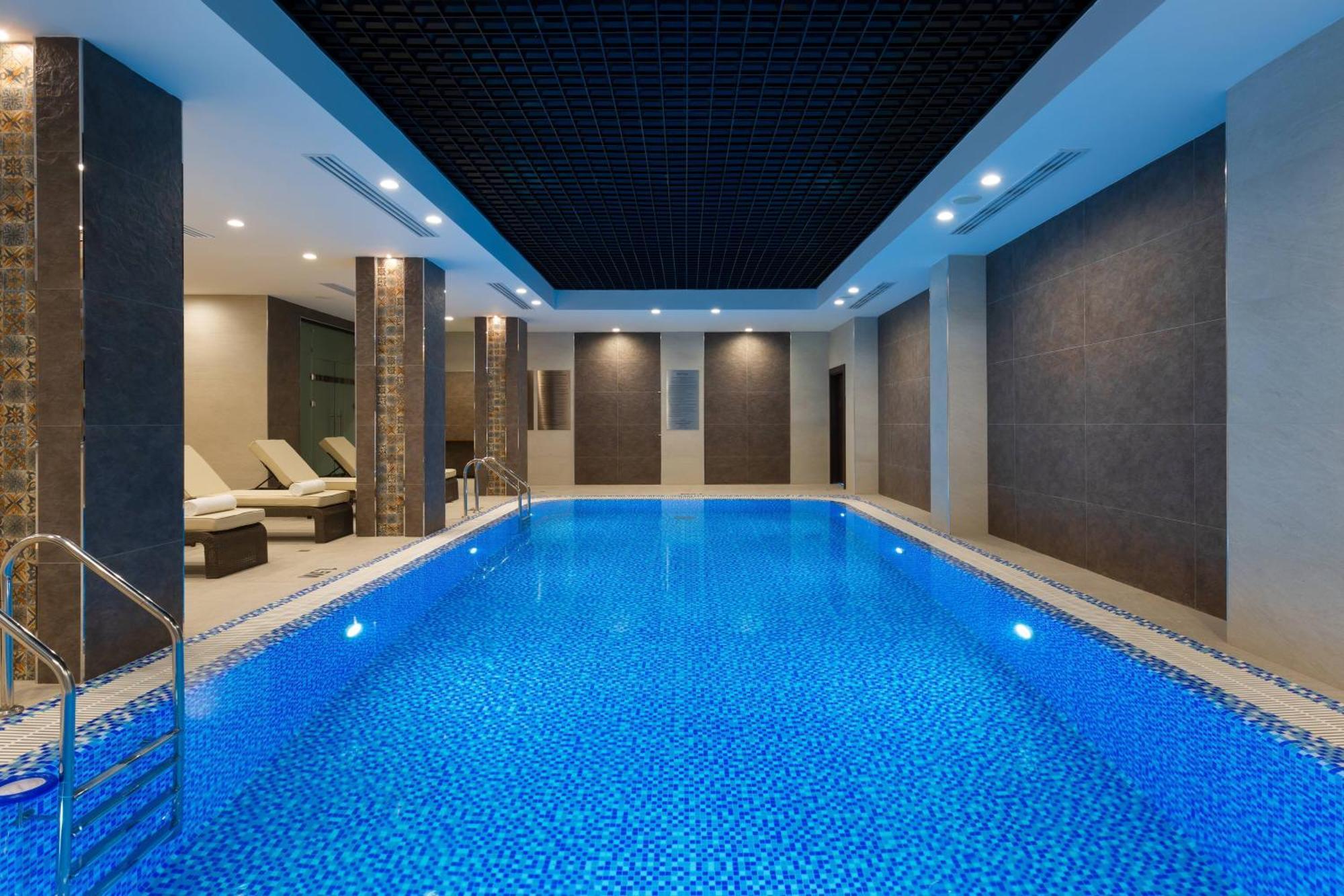 Courtyard By Marriott Tashkent Hotell Exteriör bild