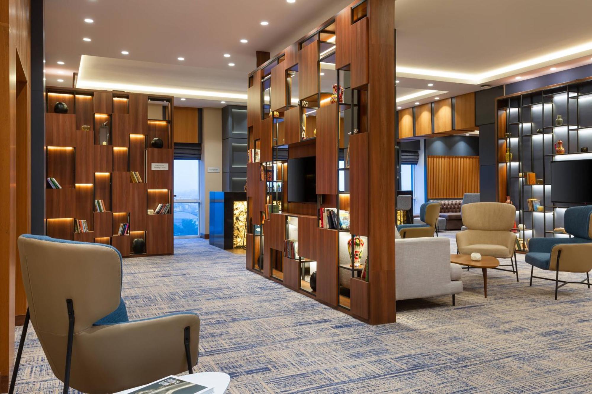 Courtyard By Marriott Tashkent Hotell Exteriör bild