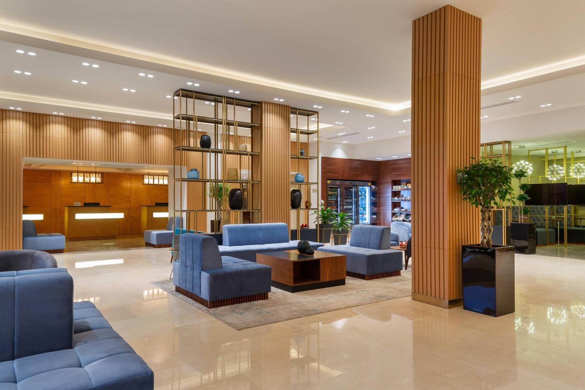 Courtyard By Marriott Tashkent Hotell Exteriör bild